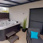 Kikötő Sétány I. *