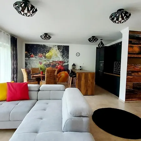 Kikoeto Setany I. Apartament *